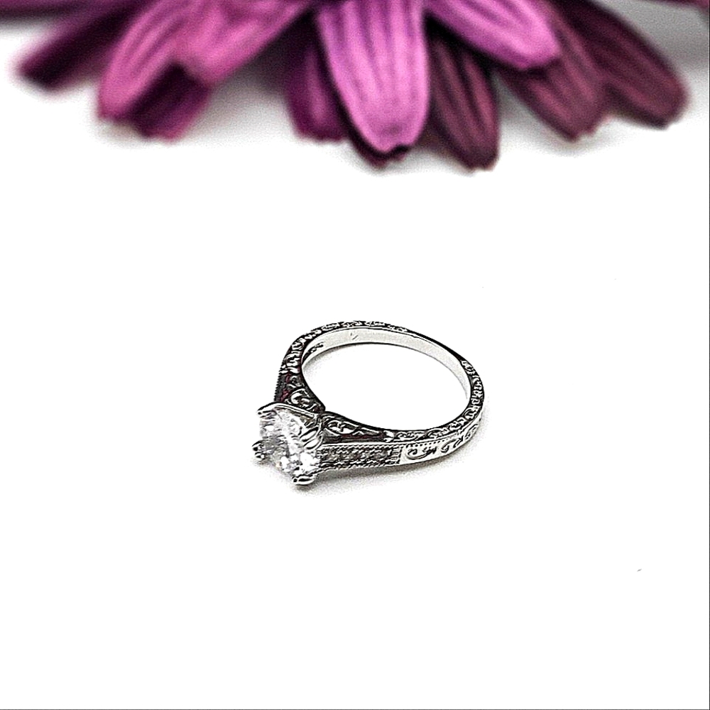 Solitaire ring with intricate band detailing, high set, New! Multiple sizes - Picture 8 of 11